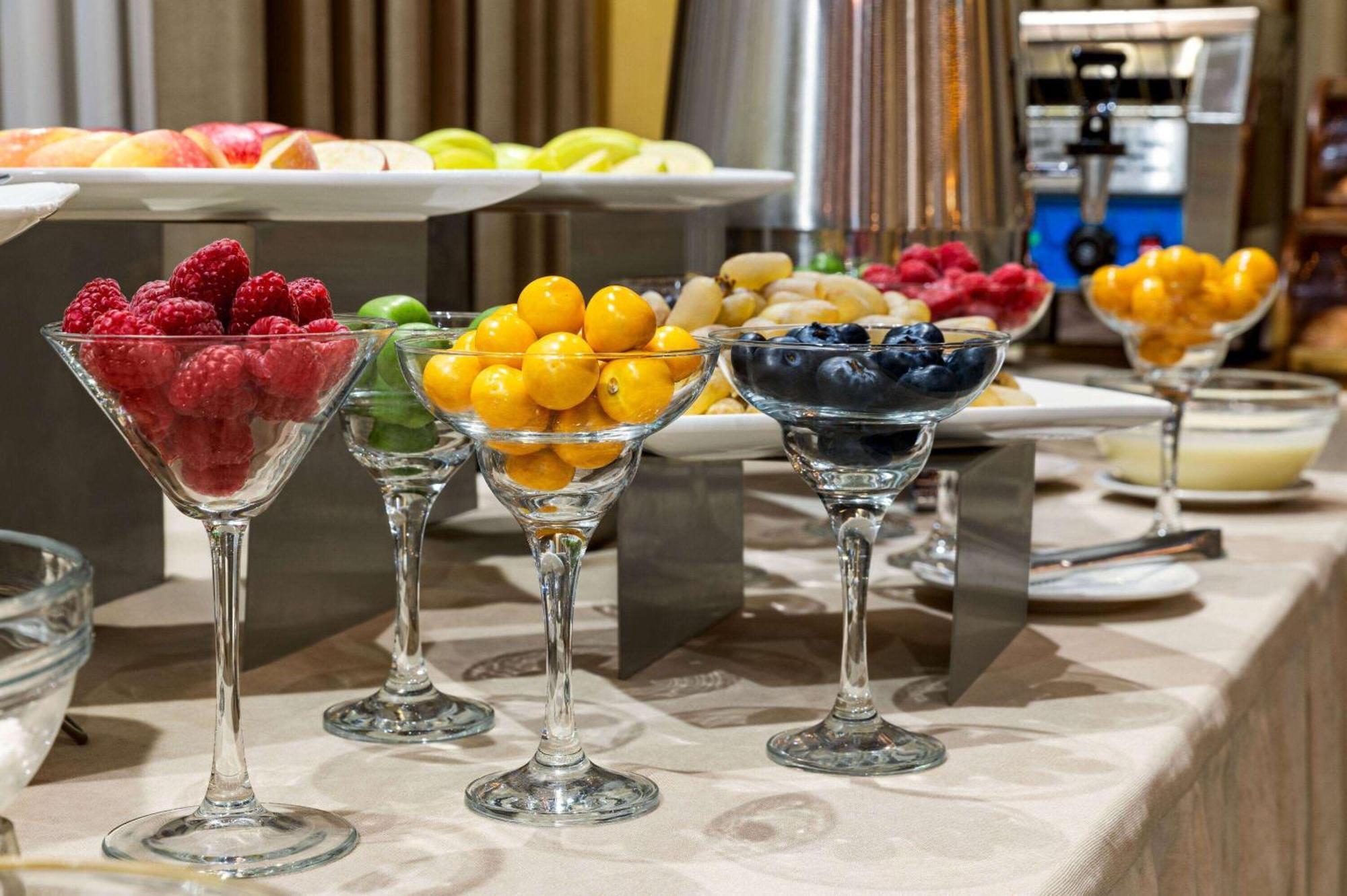 Wyndham Garden Tashkent Hotel Ngoại thất bức ảnh