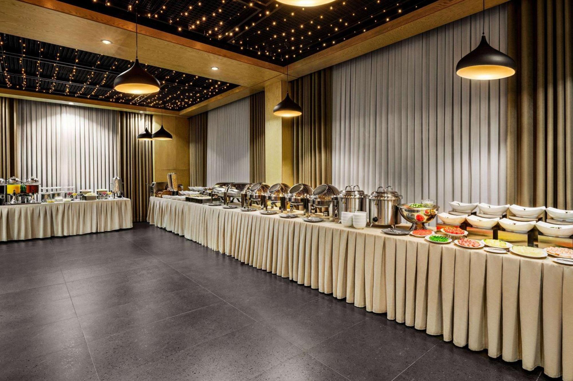 Wyndham Garden Tashkent Hotel Ngoại thất bức ảnh